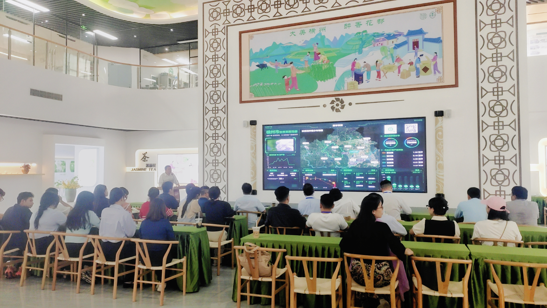 20240908柬埔寨參觀花館2.jpg